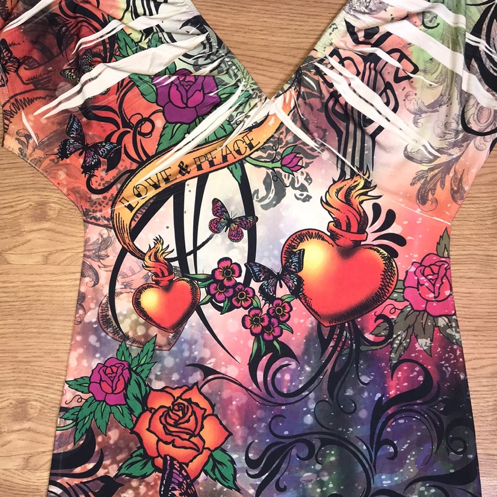 Multicolor V Neck Shoulder Shirt Size Medium - Picture 2 of 5